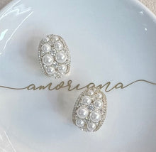 Load image into Gallery viewer, CHUNKY FANCY PEARL