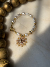 Load image into Gallery viewer, Heavenly Pearl Bracelet Style 4