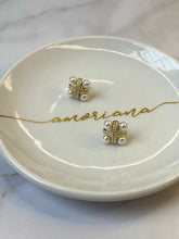 Load image into Gallery viewer, GOLD PEARL STUDS