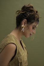 Load image into Gallery viewer, MATISSE MINI Studs Gold
