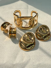 Load image into Gallery viewer, SG Style 18 Bangle
