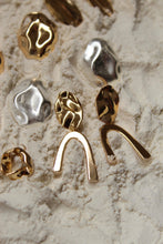 Load image into Gallery viewer, MATISSE Earrings Gold

