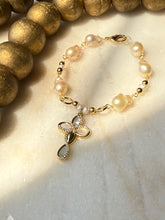 Load image into Gallery viewer, Heavenly Pearl Bracelet Style 5
