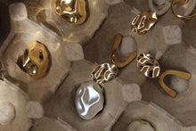 Load image into Gallery viewer, MATISSE MINI Studs Gold
