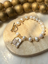 Load image into Gallery viewer, Heavenly Pearl Bracelet Style 1
