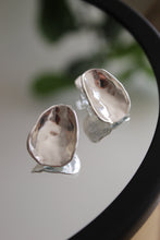 Load image into Gallery viewer, PETAL SILVER Earrings
