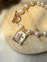 Load image into Gallery viewer, Heavenly Pearl Bracelet Style 1
