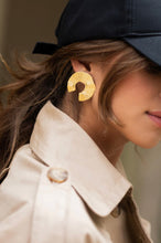 Load image into Gallery viewer, FLORA Earrings Gold
