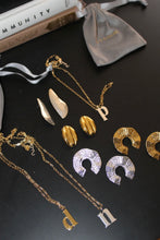 Load image into Gallery viewer, FLORA Earrings Silver
