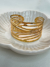 Load image into Gallery viewer, SG Style 21 Bangle
