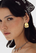 Load image into Gallery viewer, PETAL GOLD Earrings
