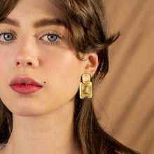 Load image into Gallery viewer, &#39;ARTICA&#39; Square Earring
